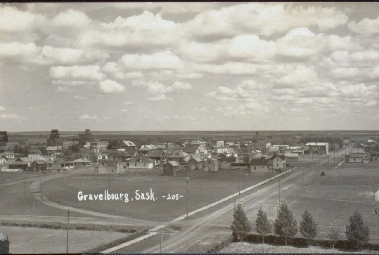 Aerial view of Gravelbourg from above, about 1920